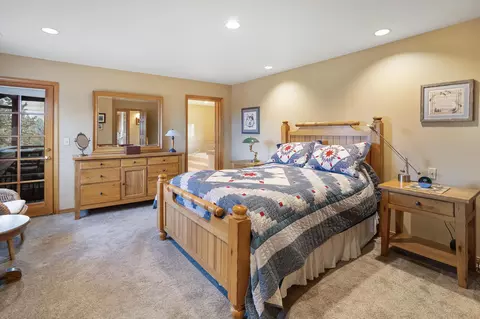Bedroom - 64742 Sylvan Loop, Bend, OR 97701 photo 7 of 9