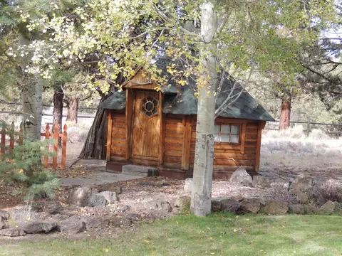 Exterior - 64742 Sylvan Loop, Bend, OR 97701 photo 12 of 13