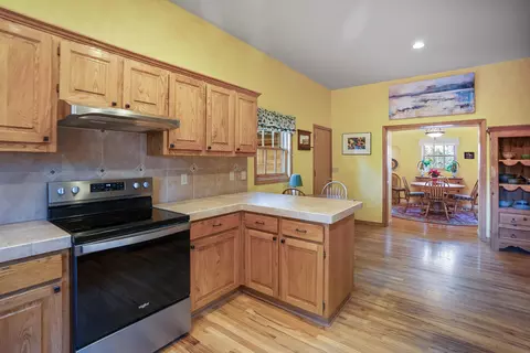 Kitchen - 64742 Sylvan Loop, Bend, OR 97701 photo 5 of 5