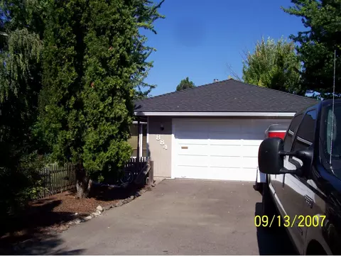 884 Sunrise Ave, Medford, OR 97504