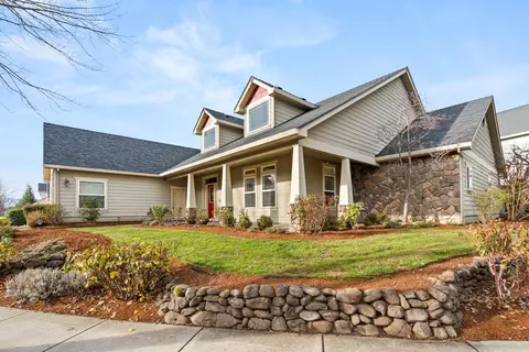 2161 Duncan Dr, Medford, OR 97504