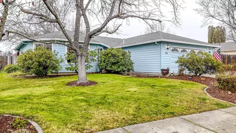 125 Meadow View Dr, Phoenix, OR 97535 photo 3