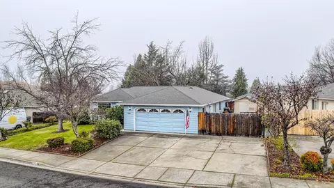 125 Meadow View Dr, Phoenix, OR 97535 photo 4