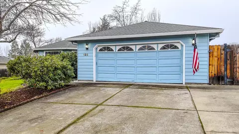 125 Meadow View Dr, Phoenix, OR 97535 photo 5