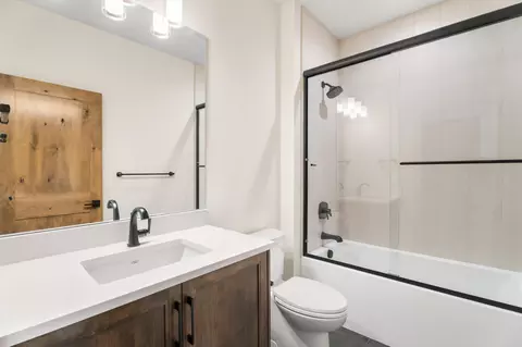 Bath - 18257 Forestbrook Lp #24, Bend, OR 97707 photo 1 of 3