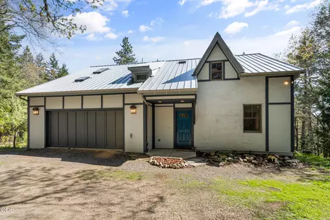 827 Tyler Creek Rd, Ashland, OR 97520