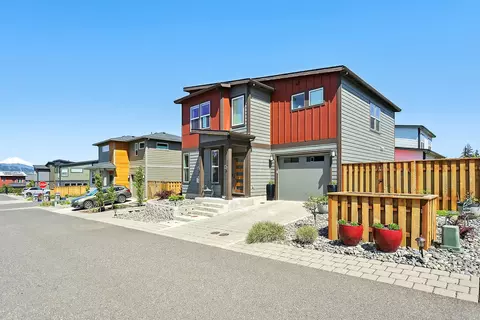 1250 29th St, Hood River, OR 97031