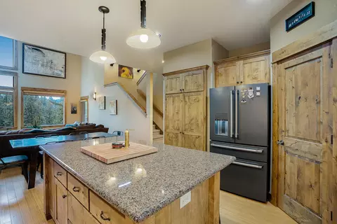 61363 Wild Rapids Dr, Bend, OR 97702 photo 15