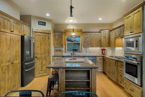 61363 Wild Rapids Dr, Bend, OR 97702 photo 14