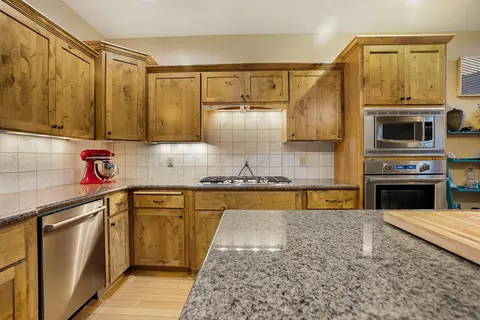 61363 Wild Rapids Dr, Bend, OR 97702 photo 16