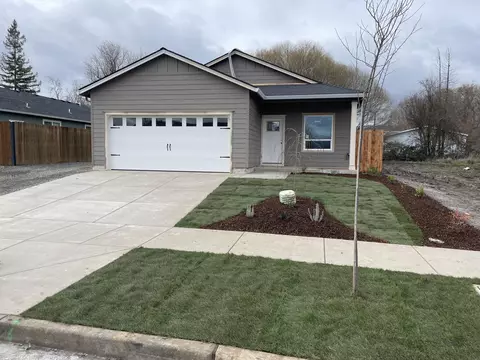 449 Spring Valley Dr, Medford, OR 97501