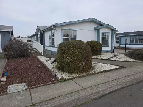 555 Freeman Rd #254, Central Point, OR 97502 photo 2