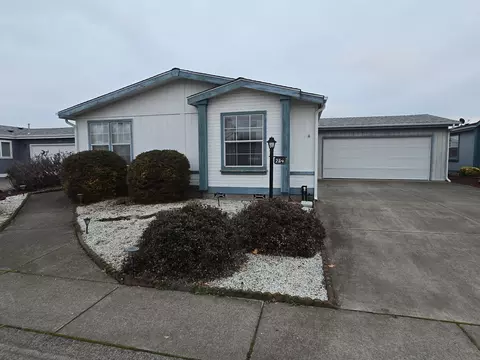 555 Freeman Rd #254, Central Point, OR 97502