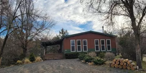 7467 Harpold Rd, Klamath Falls, OR 97603