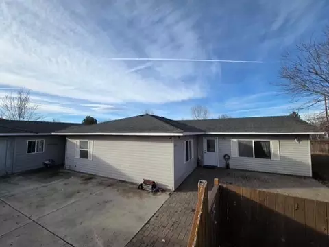 2310 W Antler Ave, Redmond, OR 97756