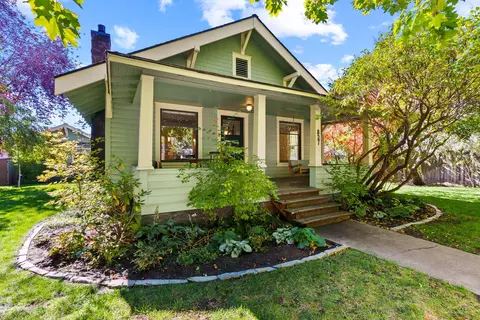827 NW Delaware Ave, Bend, OR 97703