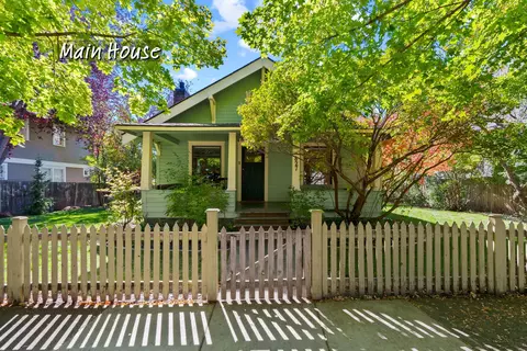 827 NW Delaware Ave, Bend, OR 97703