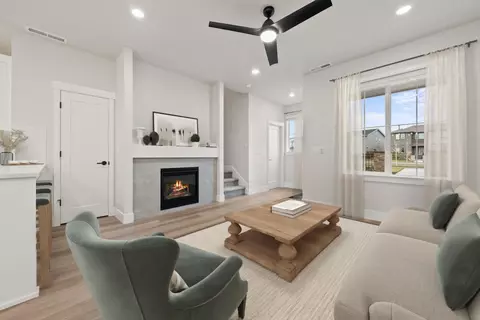 Living - 3820 Eagle Rd, Bend, OR 97701 photo 1 of 2