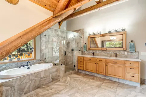Bath - 18070 Cascade Estates Dr, Bend, OR 97703 photo 2 of 3