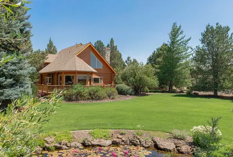 Exterior - 18070 Cascade Estates Dr, Bend, OR 97703 photo 22 of 26