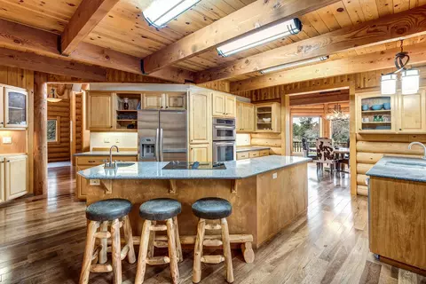 Kitchen - 18070 Cascade Estates Dr, Bend, OR 97703 photo 1 of 4