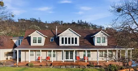 6015 Dark Hollow Rd, Medford, OR 97501