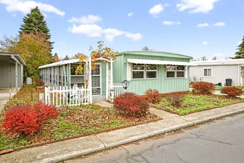2252 Table Rock Rd #SPC 151, Medford, OR 97501