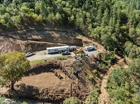 1050 Wards Creek Rd, Rogue River, OR 97537