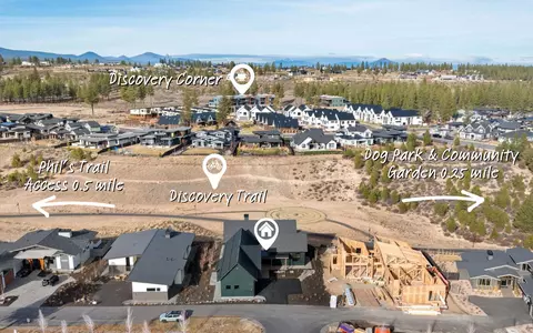 3118 NW Crossing Dr, Bend, OR 97703