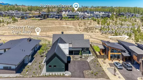 3118 NW Crossing Dr, Bend, OR 97703