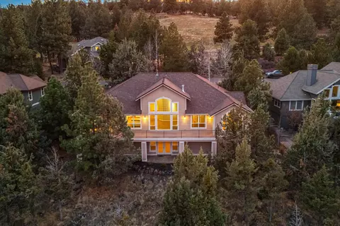 3269 NW Fairway Heights Dr, Bend, OR 97703