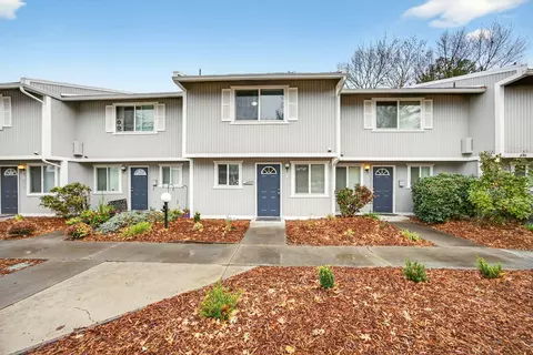 821 E 10th St, Medford, OR 97504