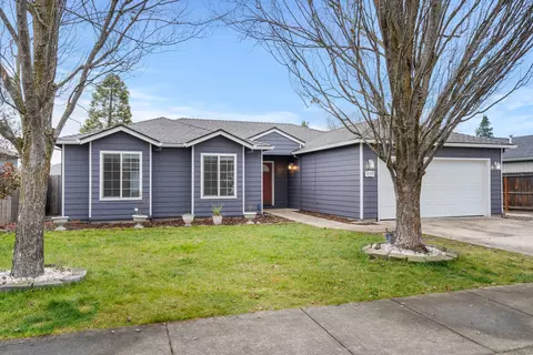 1642 Hollyhock Dr, Medford, OR 97504
