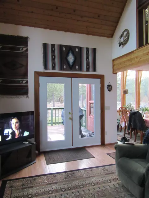 Entry Way - 16144 Sprague River Rd, Chiloquin, OR 97624 photo 1 of 5
