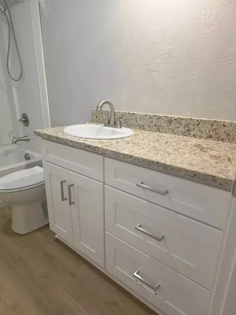633 E Archwood Dr UNIT 70, Eagle Point, OR 97524 photo 13