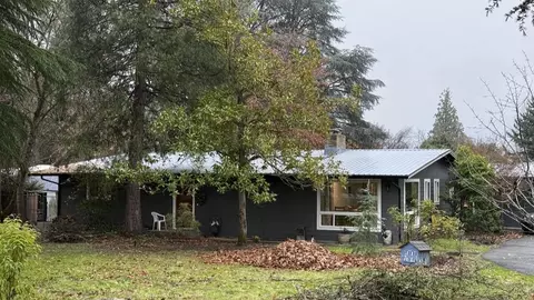 415 Windsor Ave, Medford, OR 97504