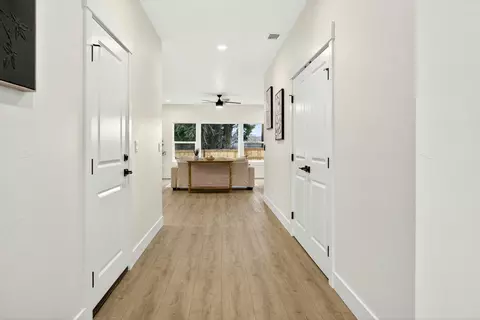 Entry Way - 348 Cascade Dr, Central Point, OR 97502 photo 4 of 4
