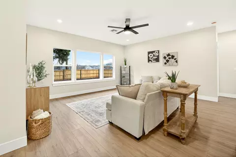 Living - 348 Cascade Dr, Central Point, OR 97502 photo 1 of 4