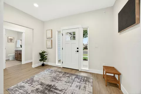 Entry Way - 348 Cascade Dr, Central Point, OR 97502 photo 1 of 4