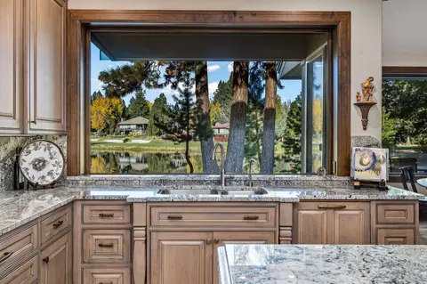 Kitchen - 61302 Tam Mcarthur Loop, Bend, OR 97702 photo 2 of 6