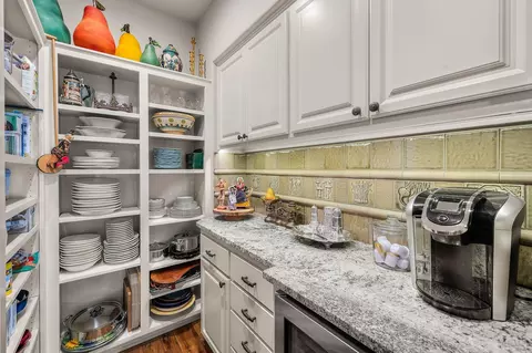 Kitchen - 61302 Tam Mcarthur Loop, Bend, OR 97702 photo 6 of 6