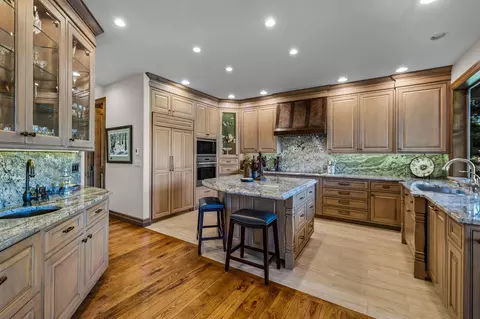 Kitchen - 61302 Tam Mcarthur Loop, Bend, OR 97702 photo 3 of 6