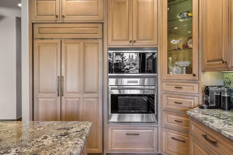 Kitchen - 61302 Tam Mcarthur Loop, Bend, OR 97702 photo 5 of 6