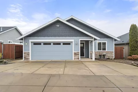 1758 Pearl Eye Ln, Medford, OR 97504