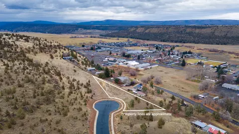 ne compass court, Prineville, OR 97754