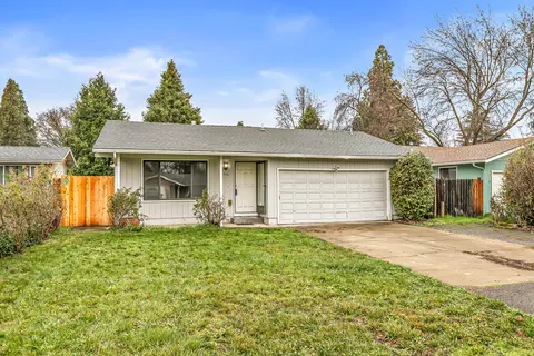 1846 Hart Ave, Medford, OR 97501