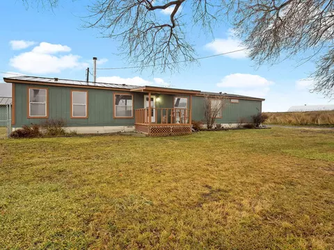 13779 Matney Rd, Klamath Falls, OR 97603
