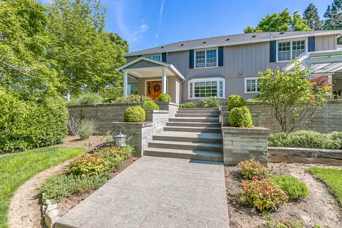 218 Saginaw Dr, Medford, OR 97504