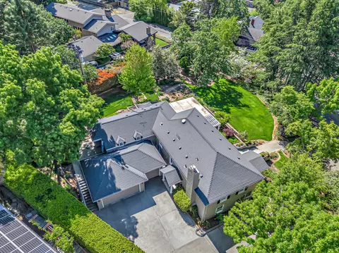 218 Saginaw Dr, Medford, OR 97504