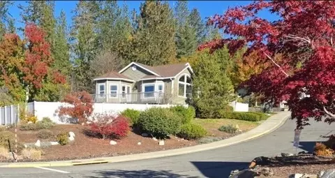 212 Wagon Wheel Dr, Grants Pass, OR 97527